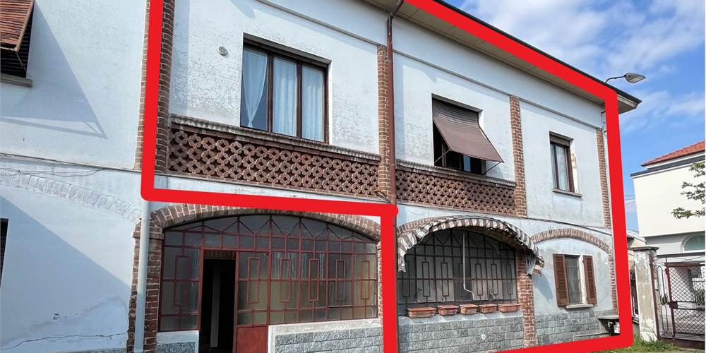 AMPIA PORZIONE DI CASA CON 2 APPARTAMENTI, GIARDIN