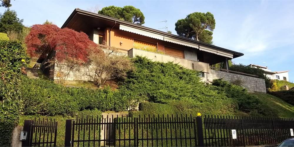 SIGNORILE ED ELEGANTE VILLA SINGOLA