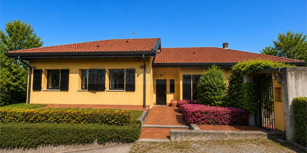 Esclusiva villa indipendente con parco privato e taverna